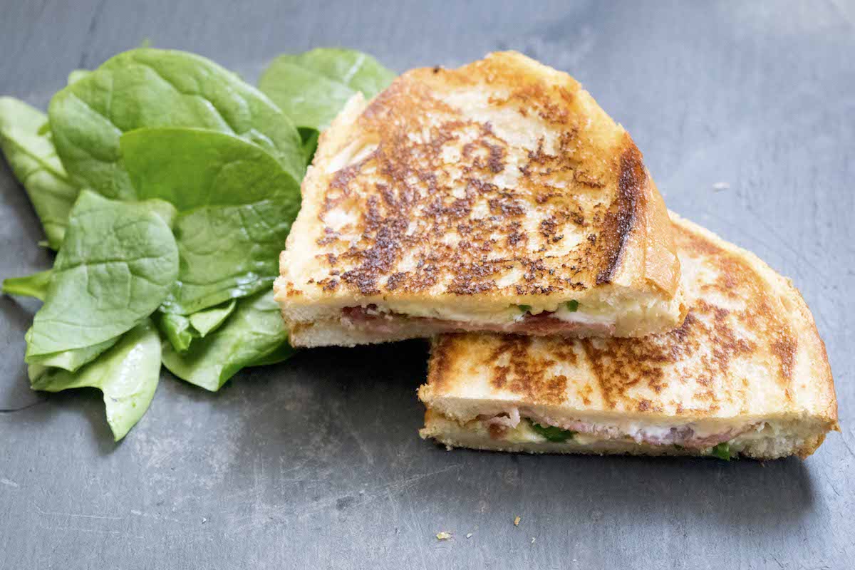 jalapeno popper grilled cheese sandwich