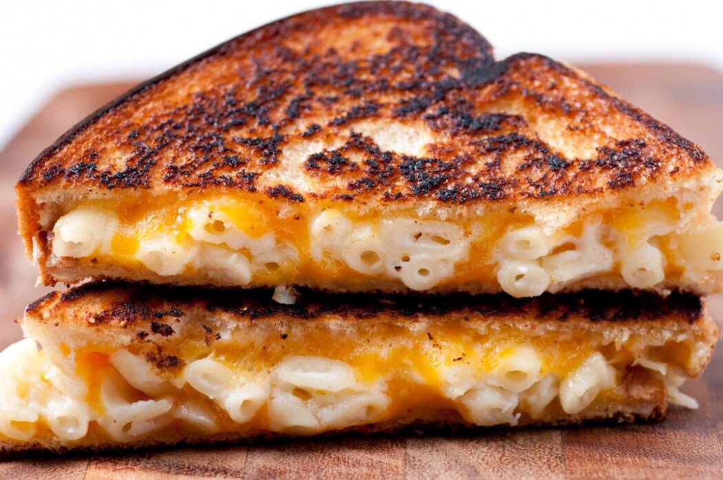 Spicy Grilled Mac And Cheese Sandwich