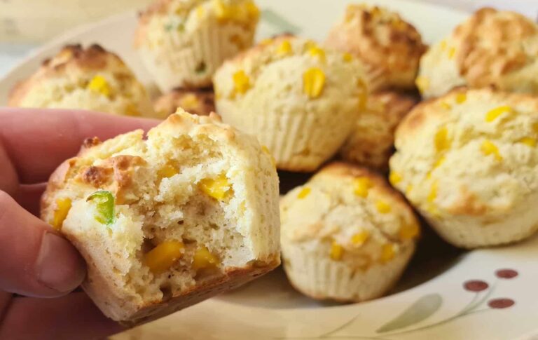 Easy Jalapeno Cornbread Muffins
